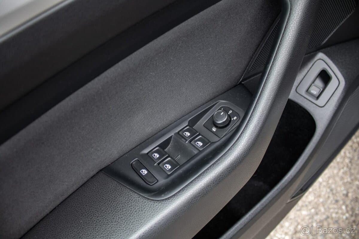 2016 Volkswagen PASSAT - 9