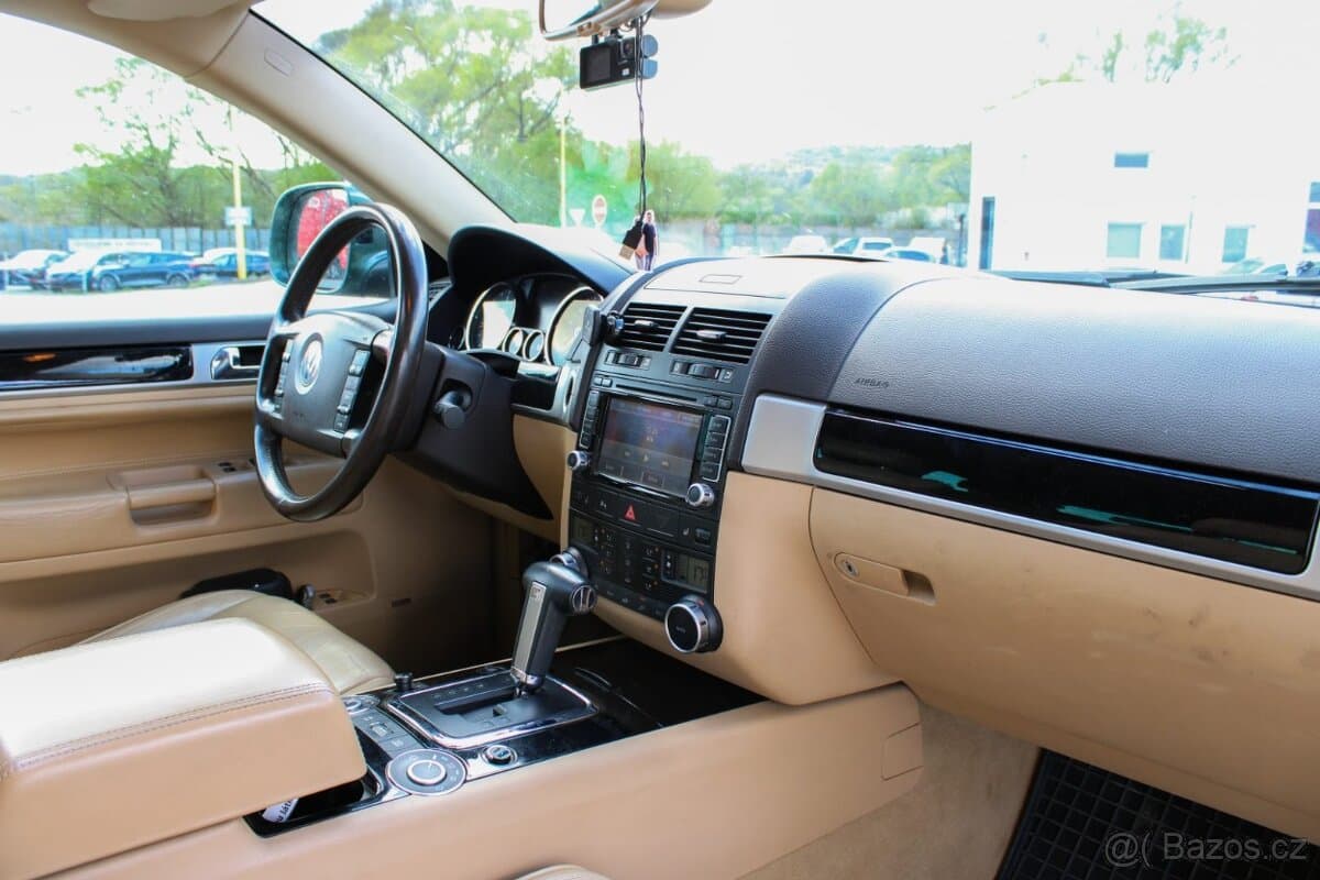 2008 Volkswagen TOUAREG - 9