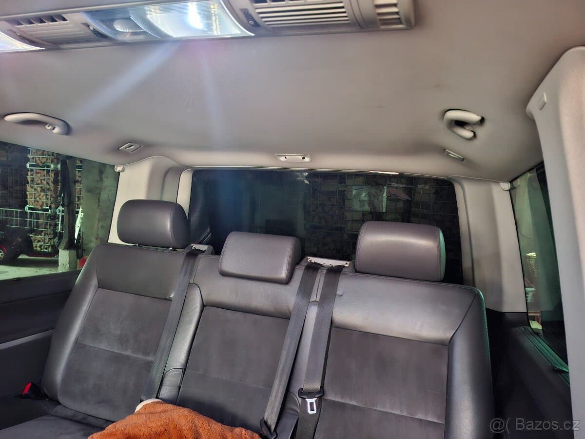 2012 Volkswagen MULTIVAN - 9