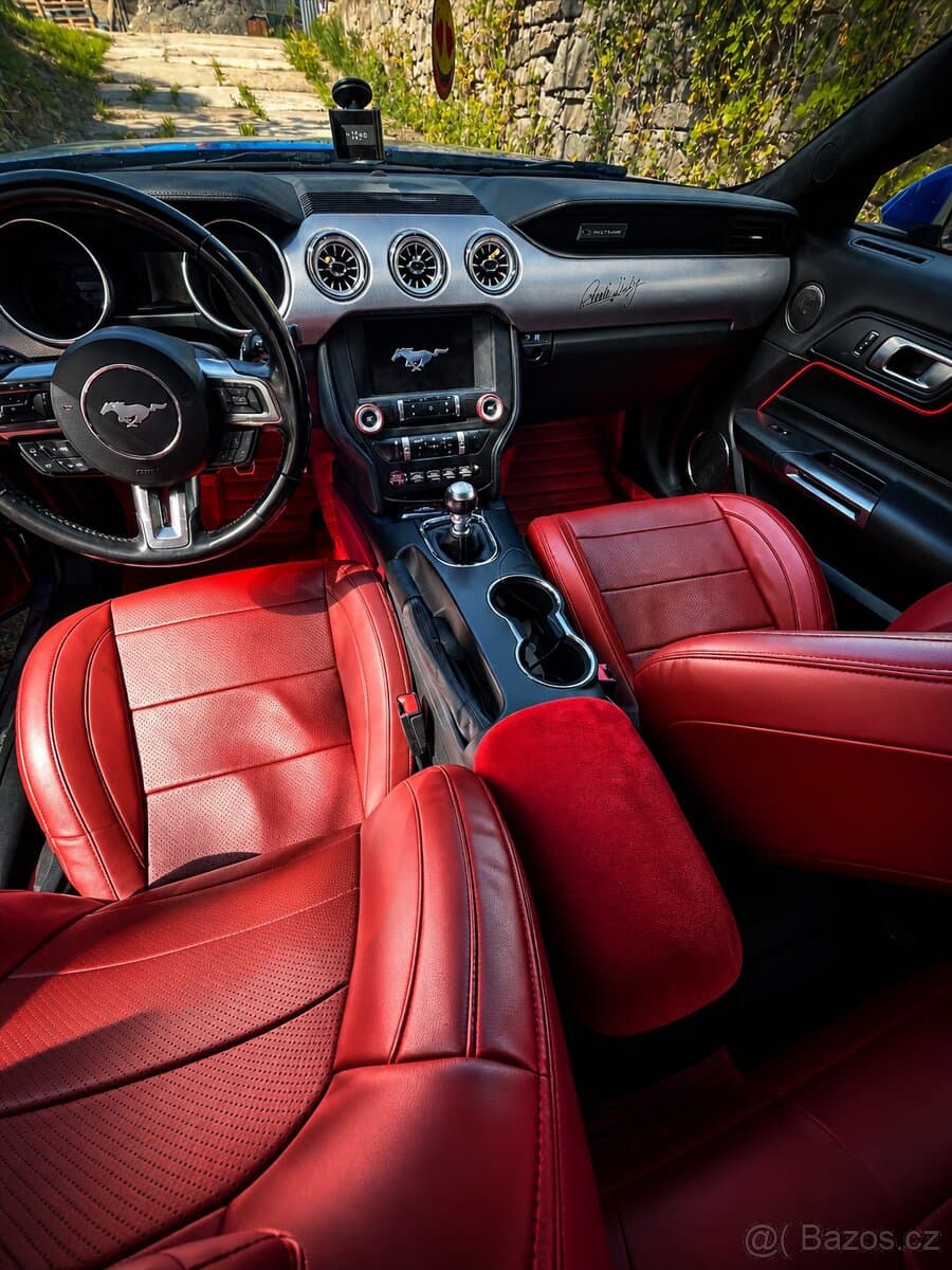2018 Ford MUSTANG - 9