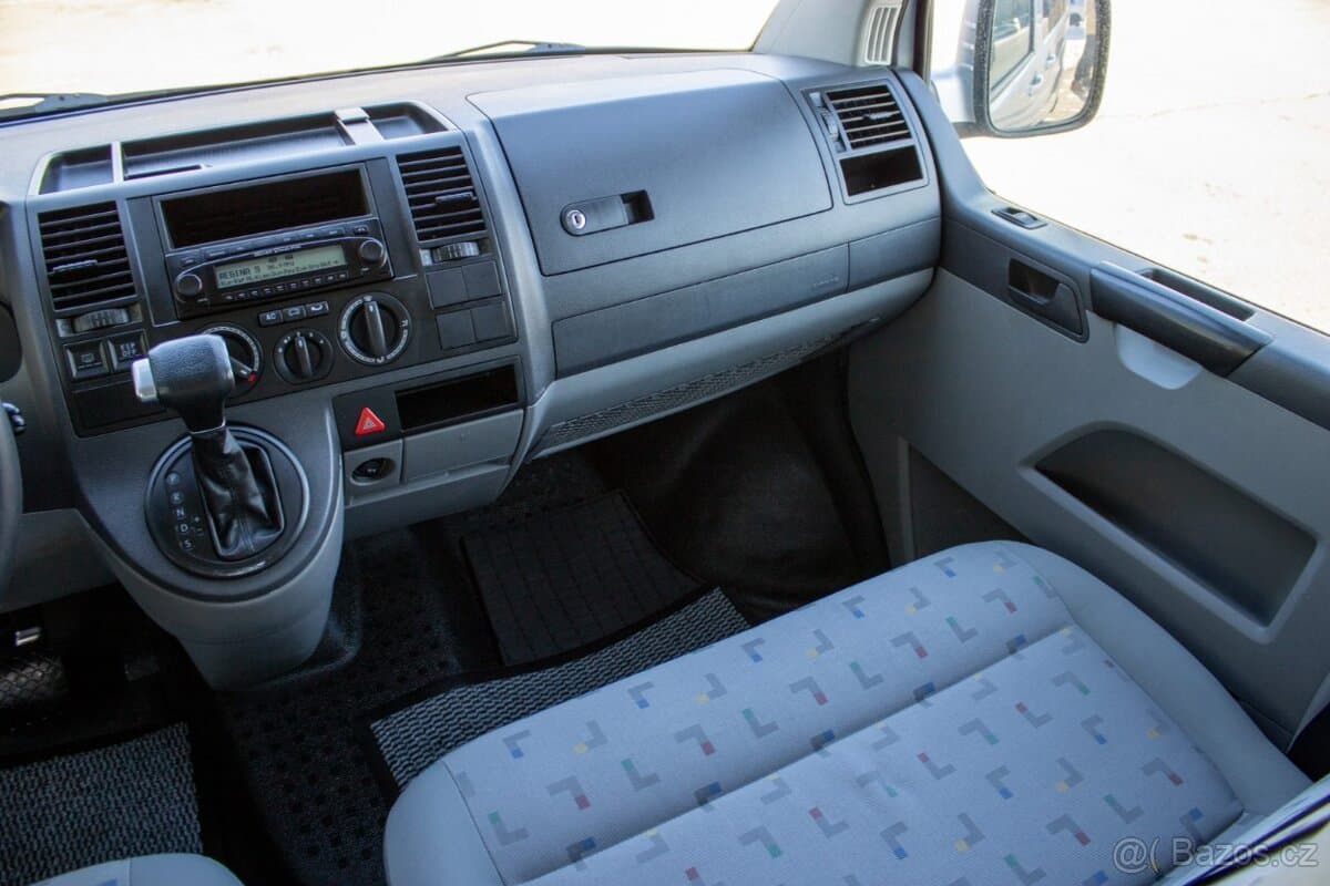 2008 Volkswagen CARAVELLE - 9