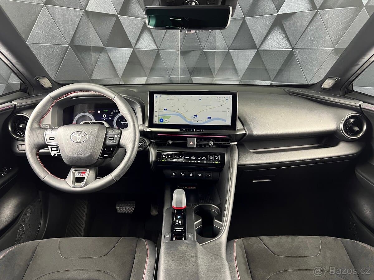 2024 Toyota C-HR - 9