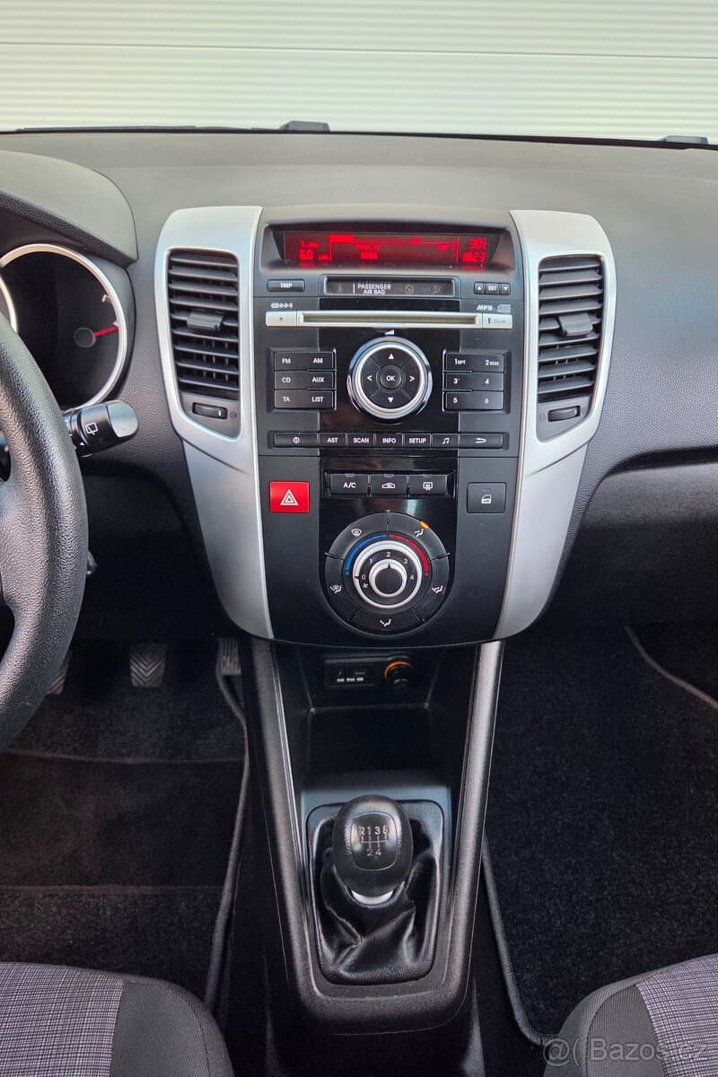 2010 Kia VENGA - 9