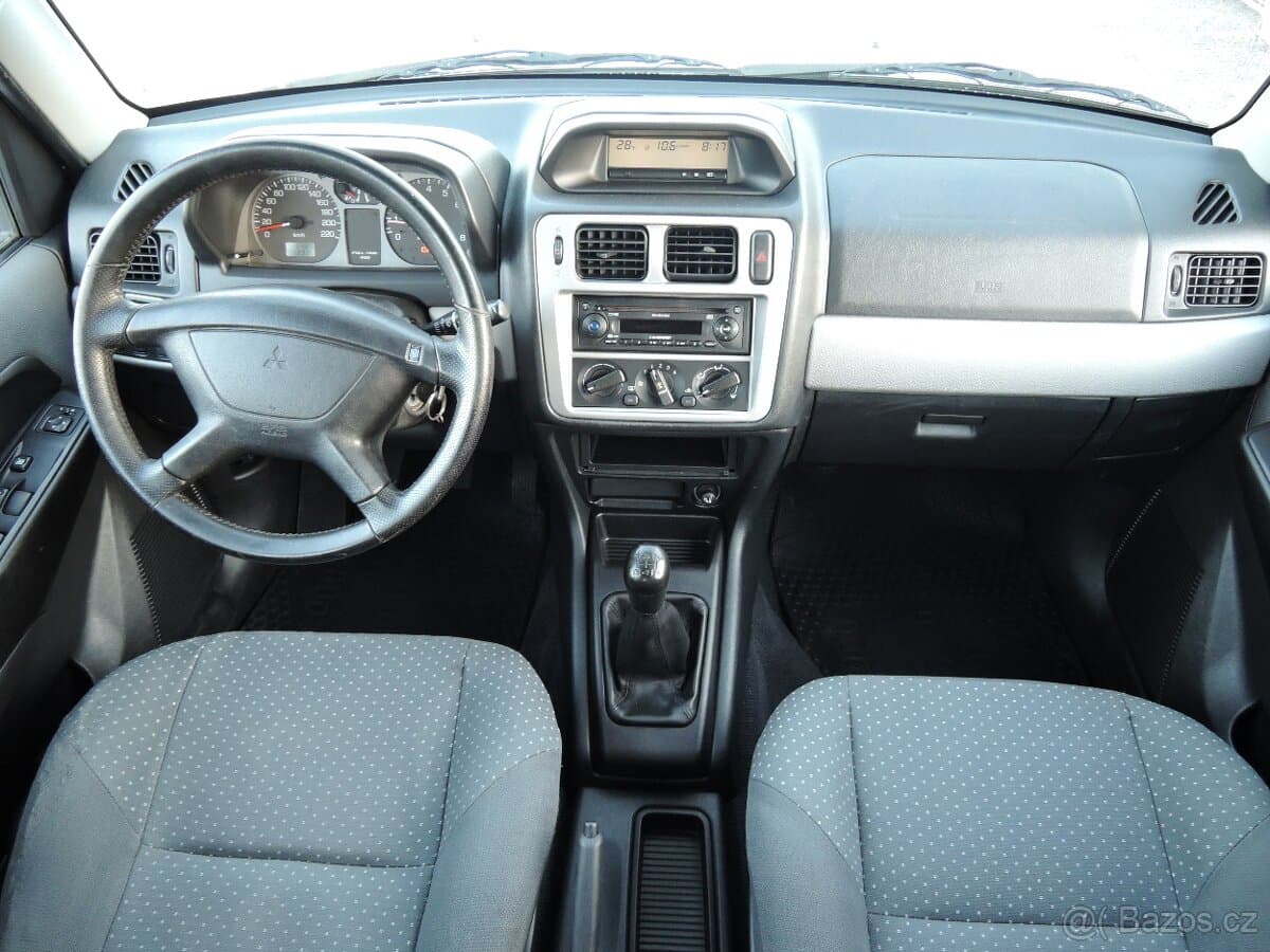 2006 Mitsubishi PAJERO - 9