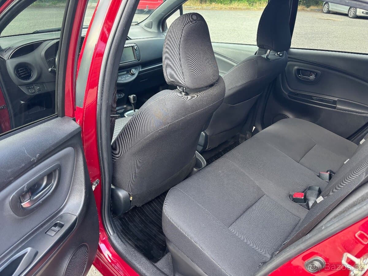 2017 Toyota YARIS - 9