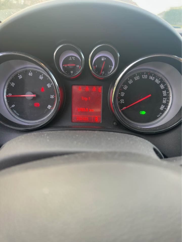2010 Opel ASTRA - 9