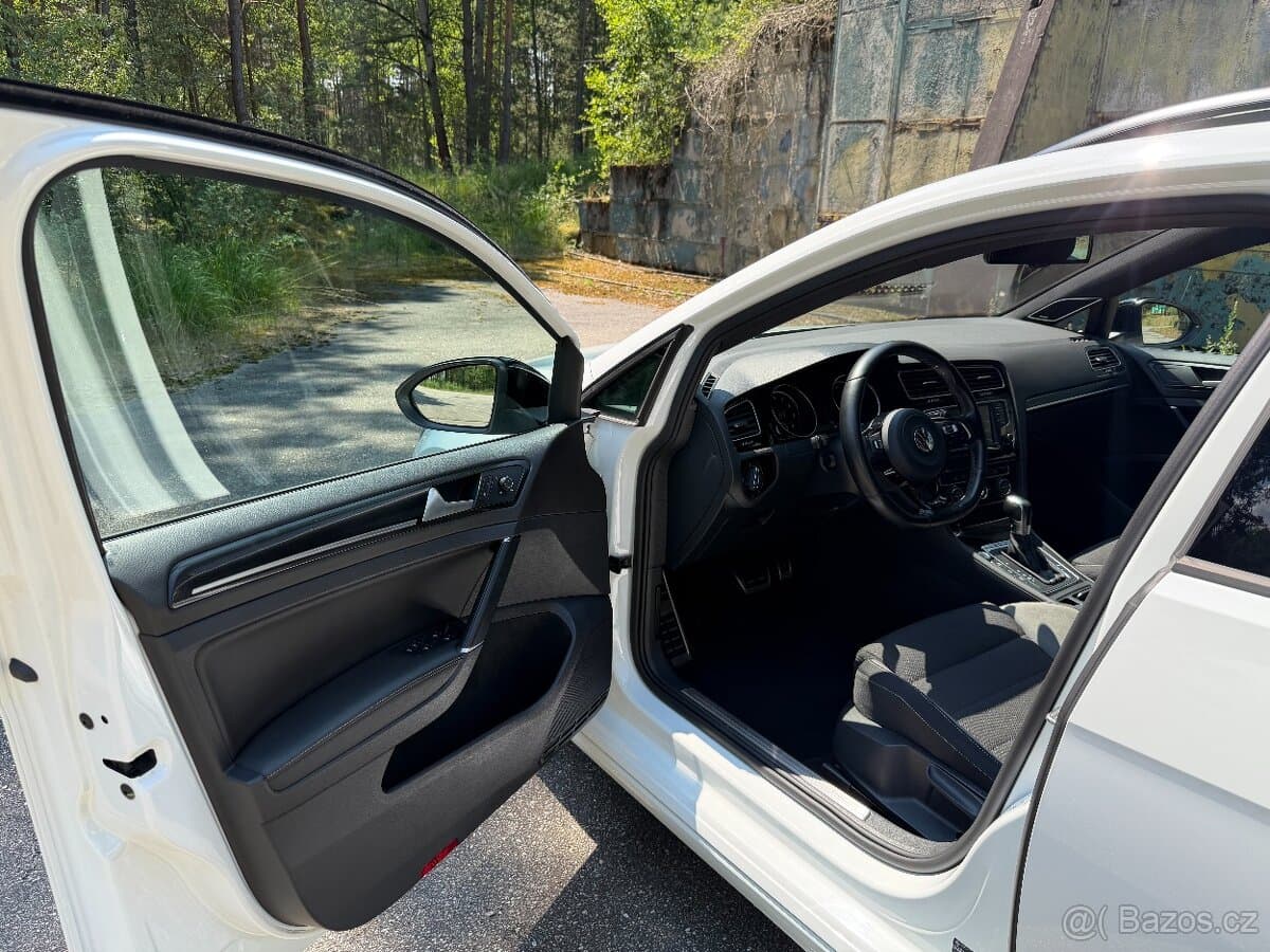 2016 Volkswagen GOLF - 9