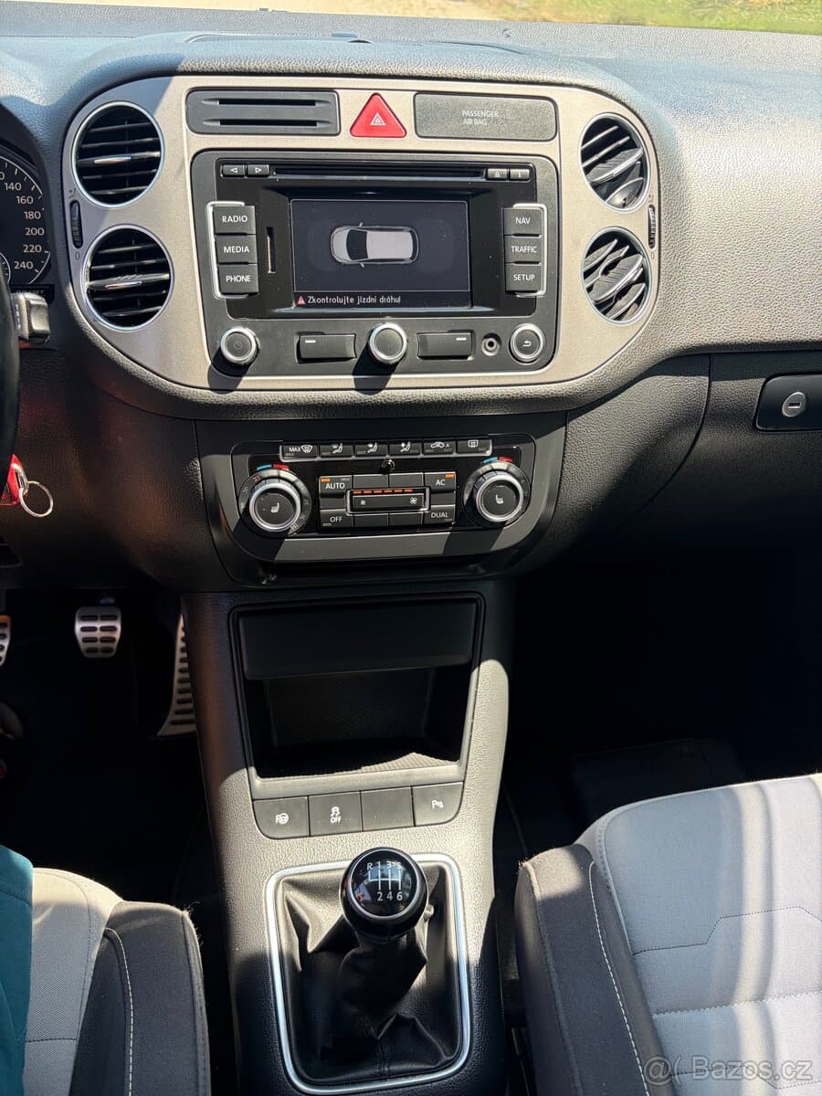 2010 Volkswagen GOLF - 9
