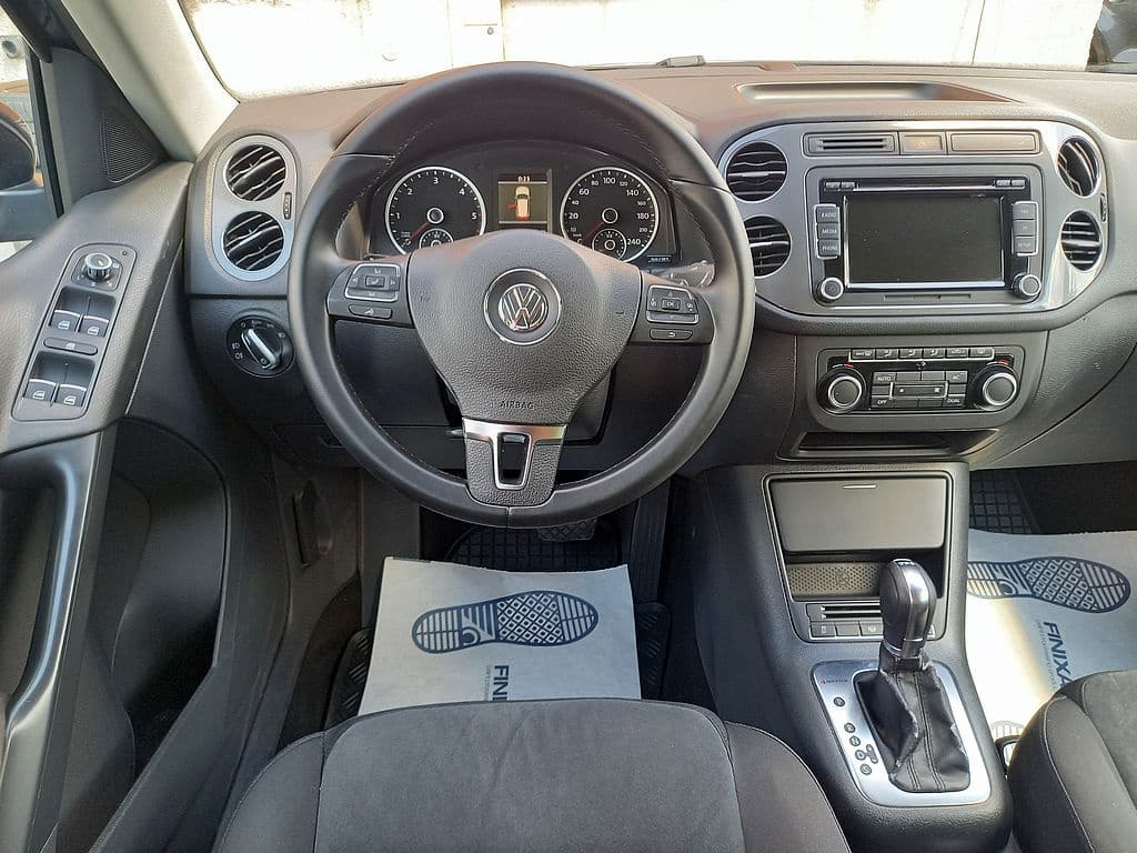 2012 Volkswagen TIGUAN - 9