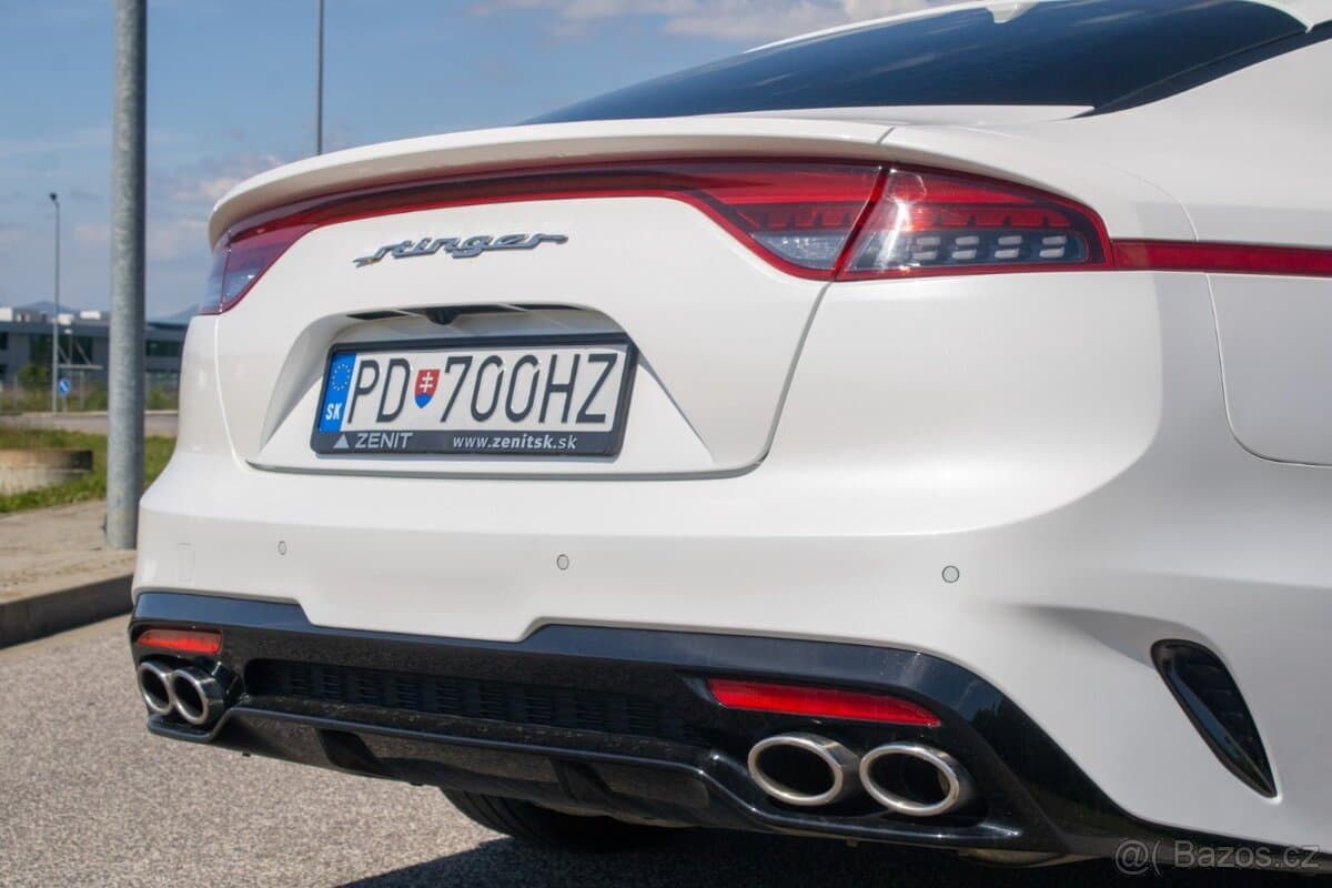 2021 Kia STINGER - 9