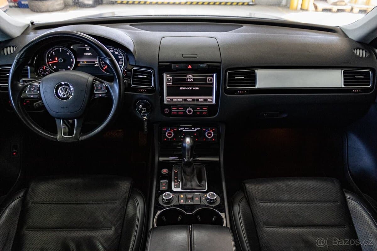 2014 Volkswagen TOUAREG - 9