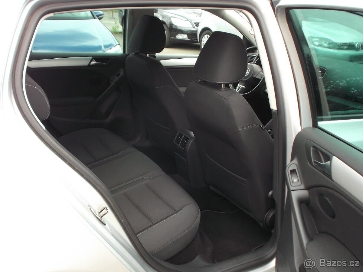2011 Volkswagen GOLF - 9