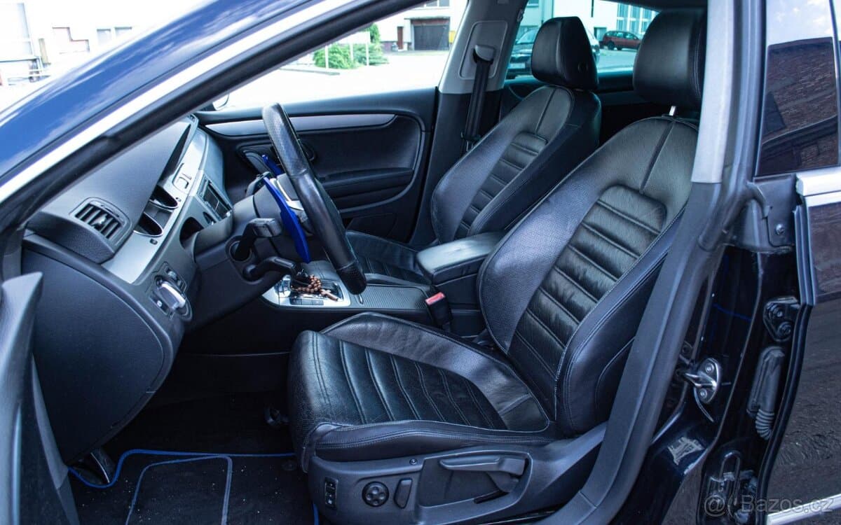 2010 Volkswagen PASSAT CC - 9