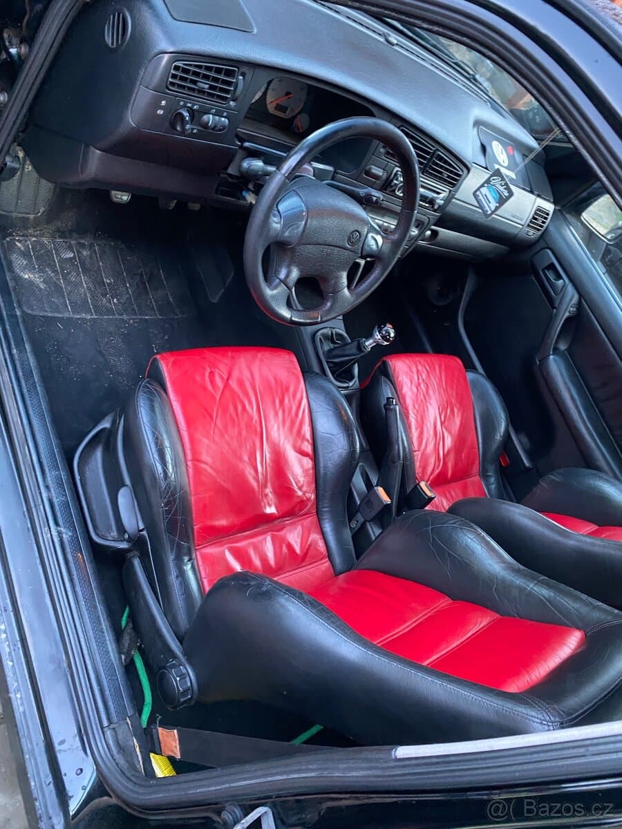 Volkswagen GOLF - 9