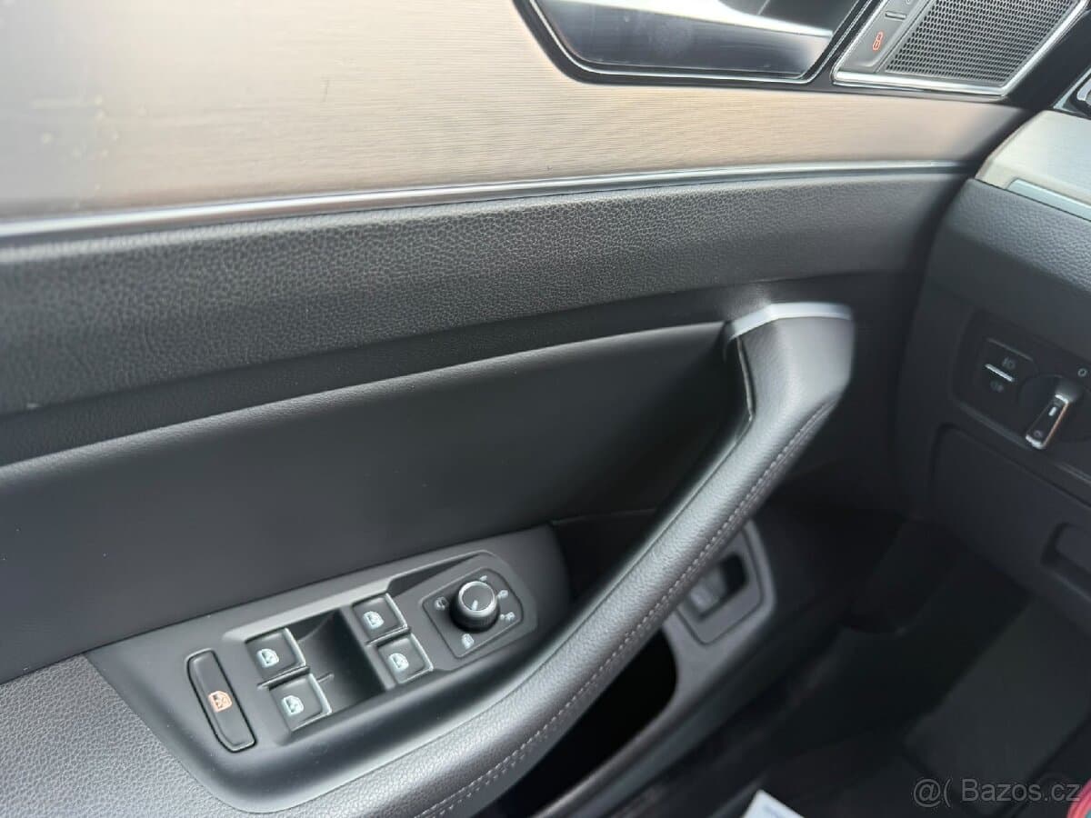 2016 Volkswagen PASSAT - 9