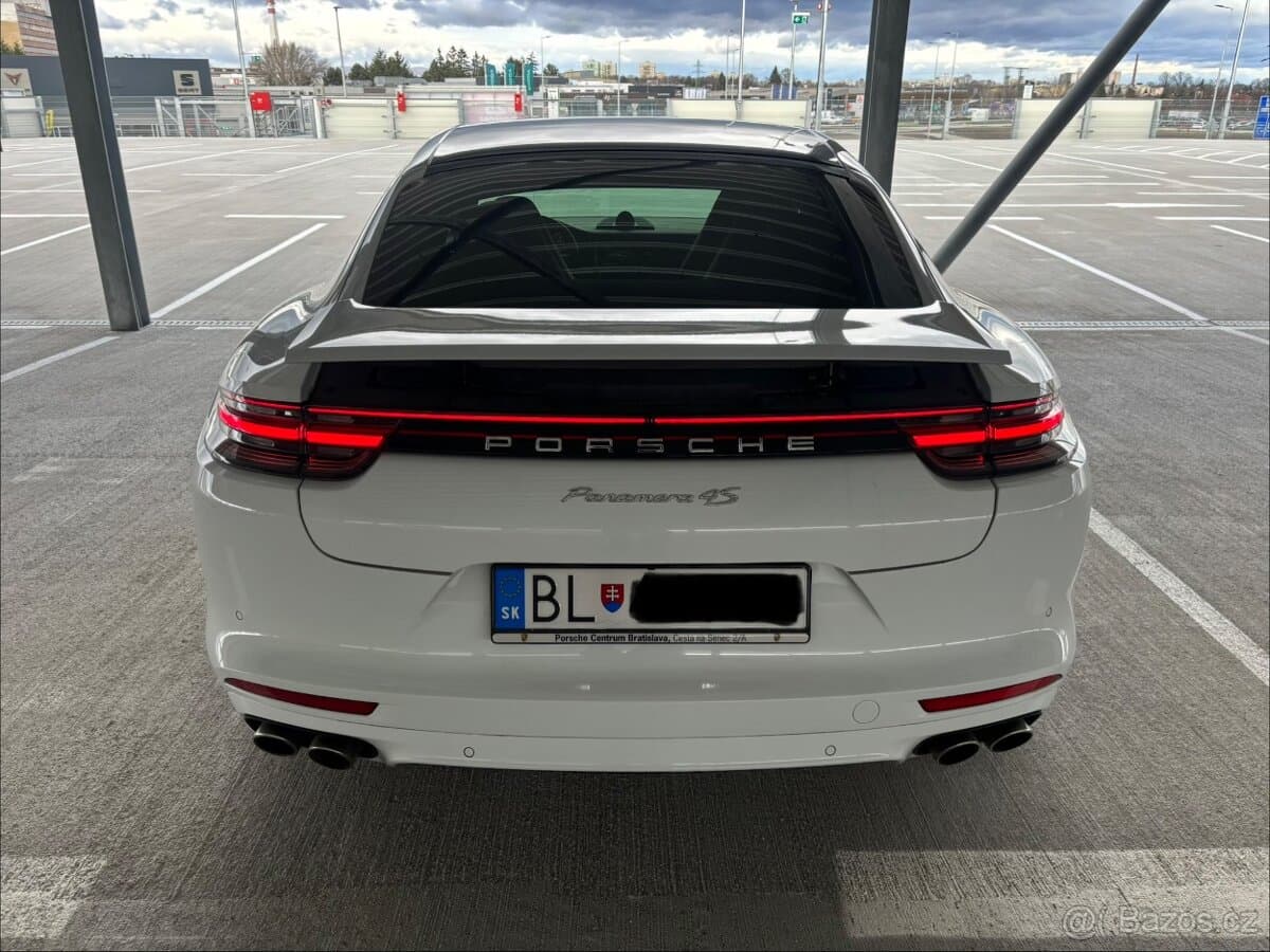2017 Porsche PANAMERA - 9