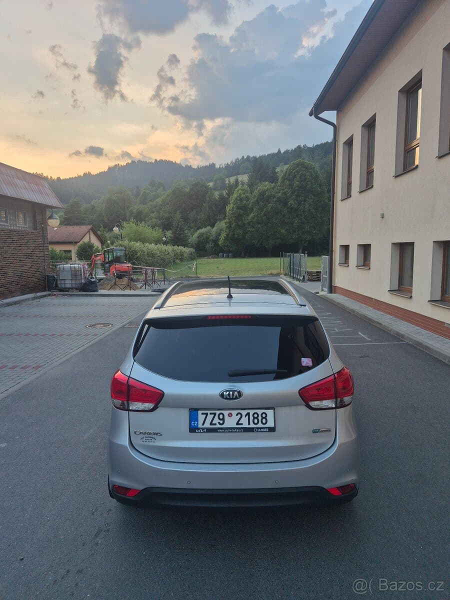 2015 Kia CARENS - 9