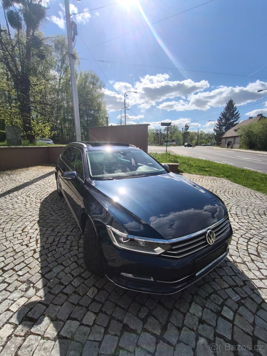 2015 Volkswagen PASSAT - 9
