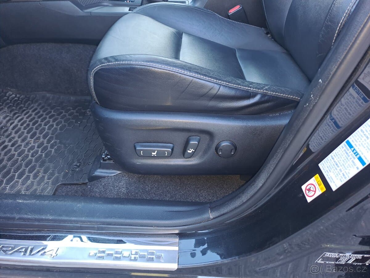 2014 Toyota RAV4 - 9