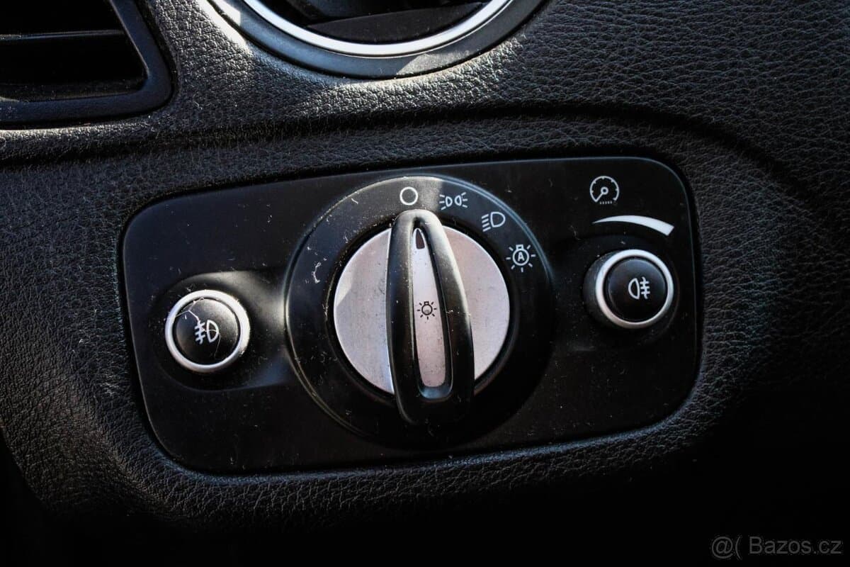 2011 Ford S-MAX - 9