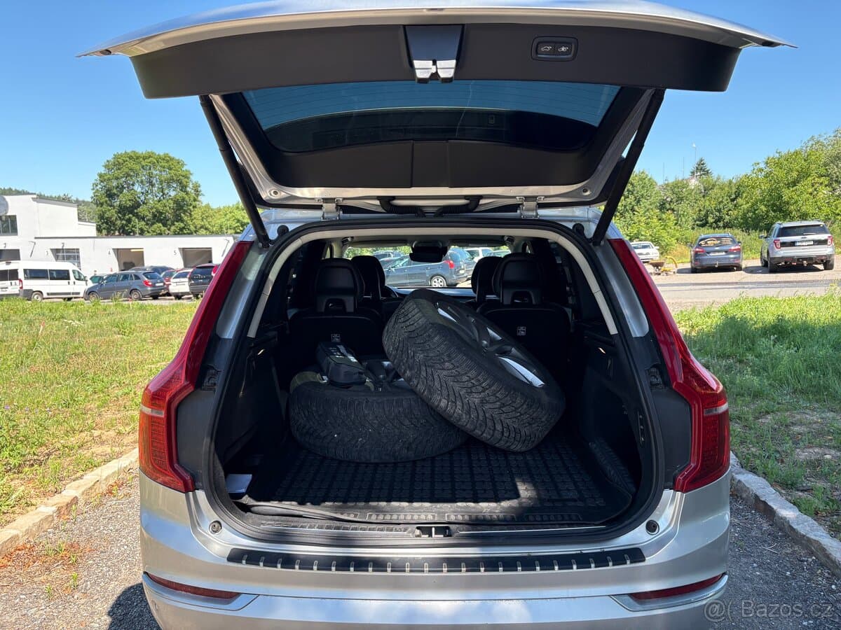 Volvo XC90 - 9