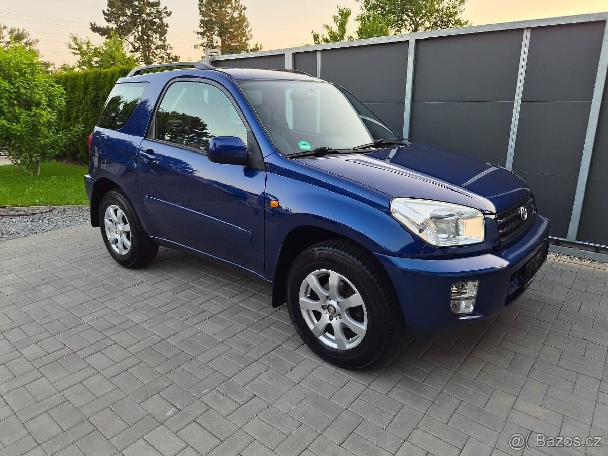 2003 Toyota RAV4 - 9