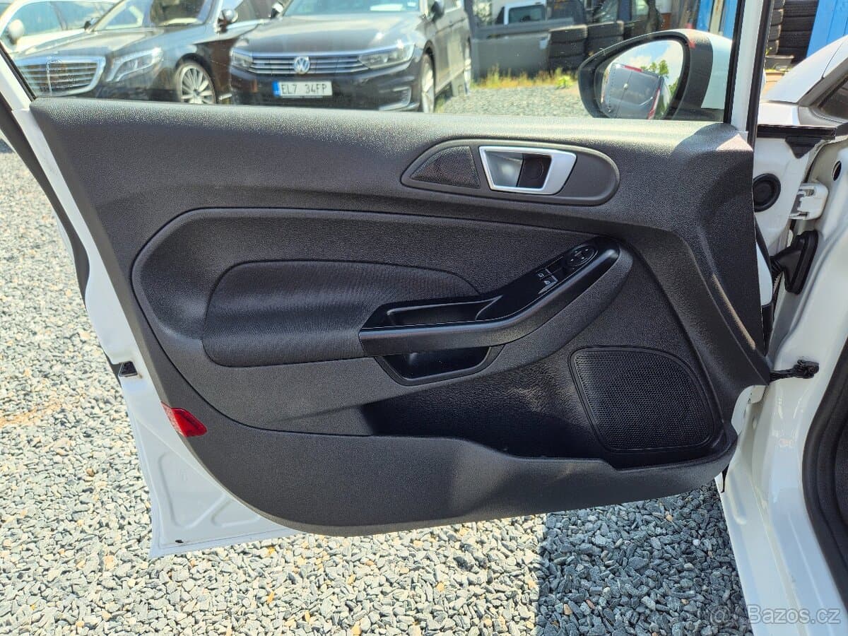 2015 Ford FIESTA - 9