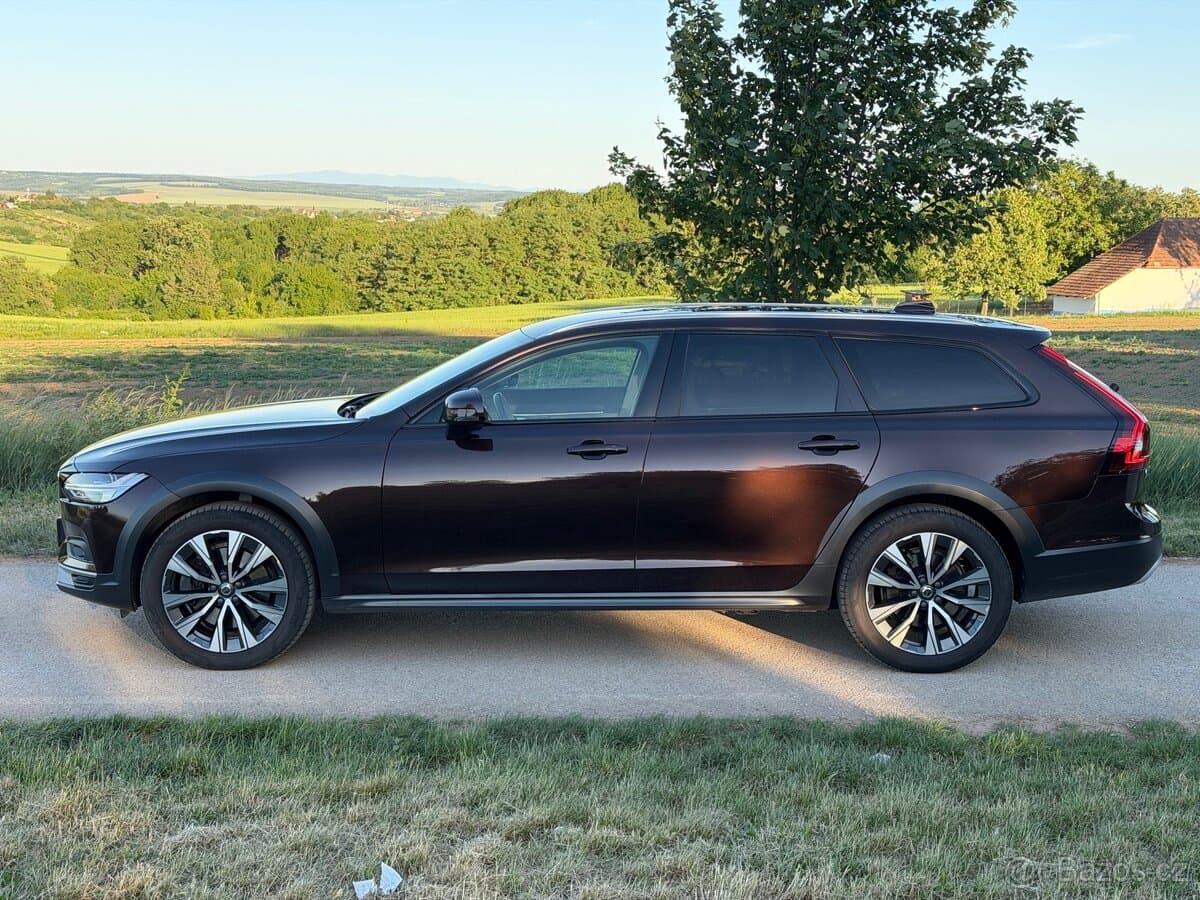 2021 Volvo V90 - 9