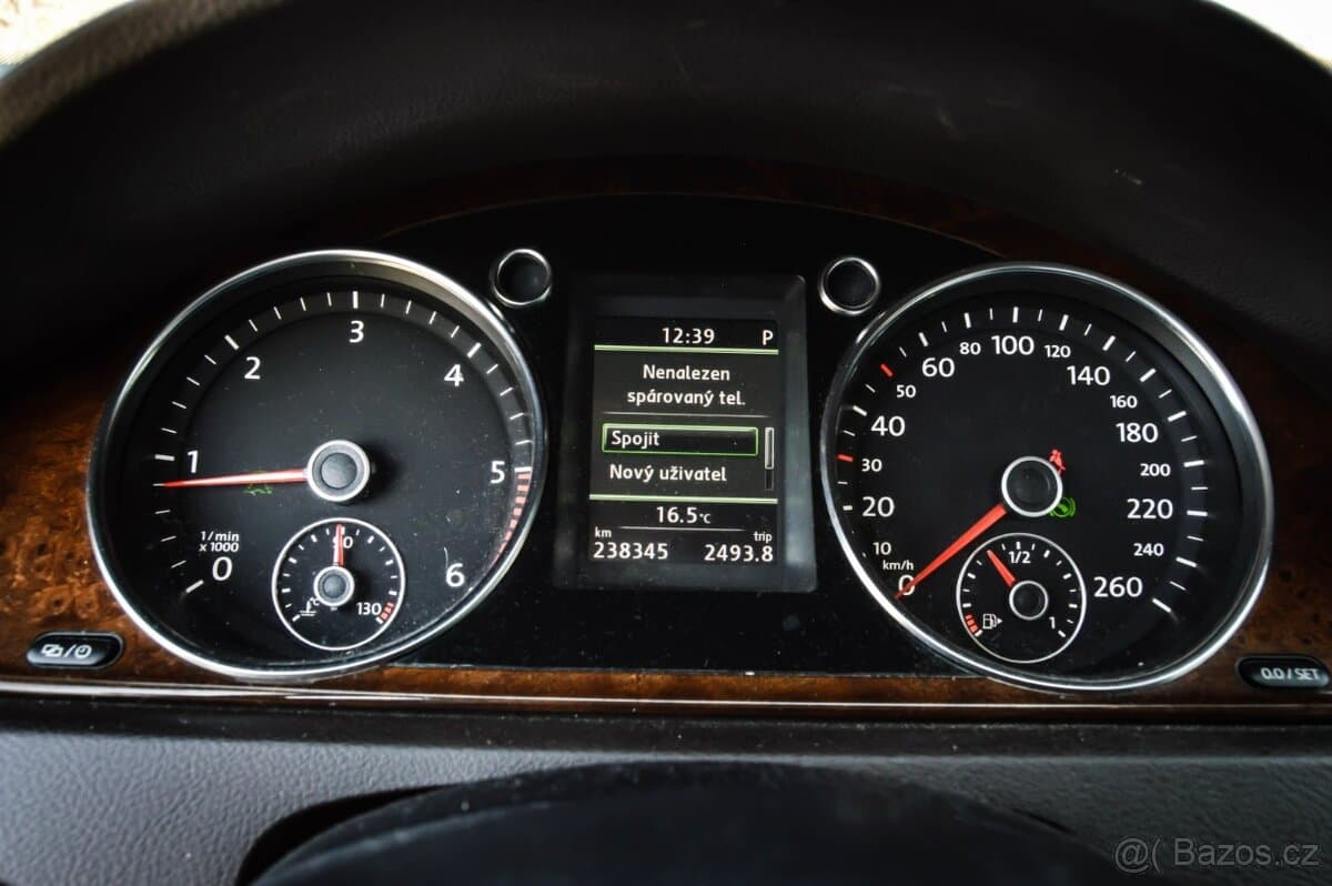 2014 Volkswagen PASSAT - 9