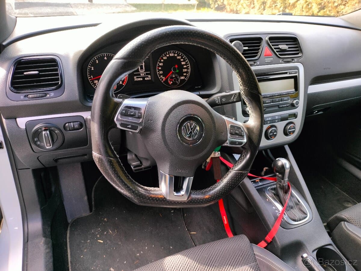 2010 Volkswagen SCIROCCO - 9