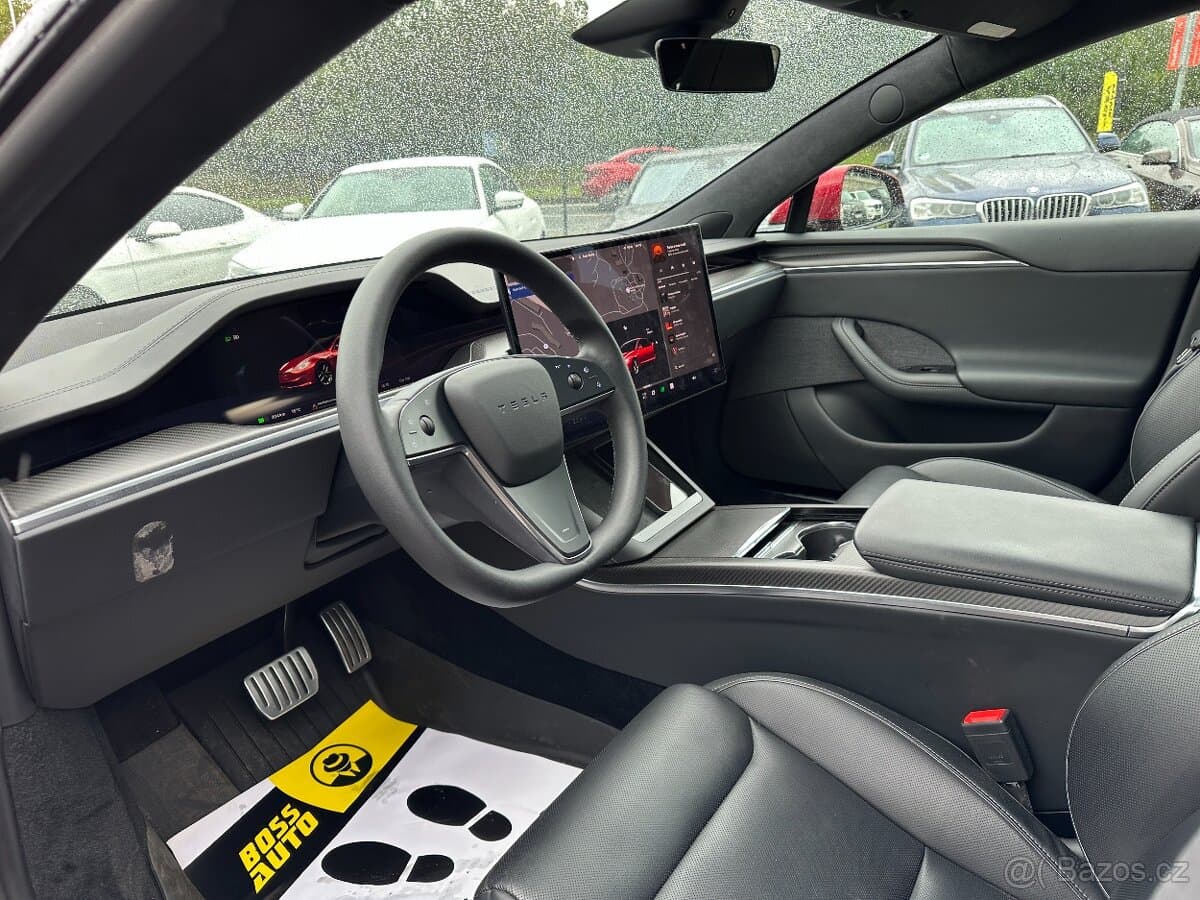 2024 Tesla MODEL S - 9