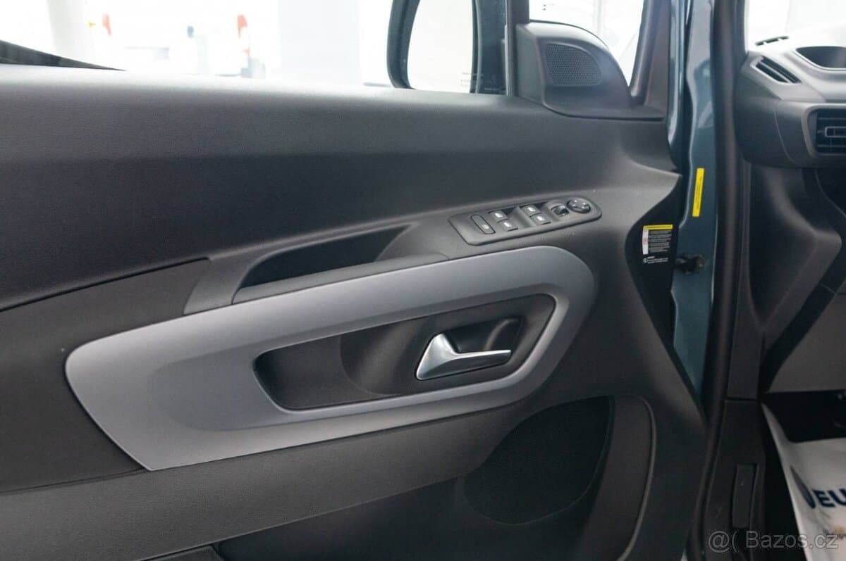 2025 Fiat DOBLO - 9