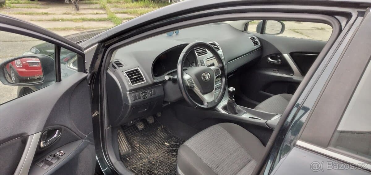 2012 Toyota AVENSIS - 9