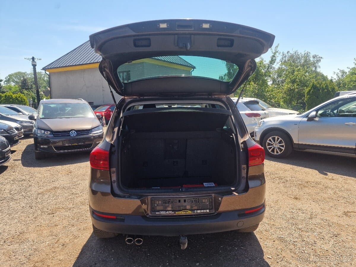 2011 Volkswagen TIGUAN - 9