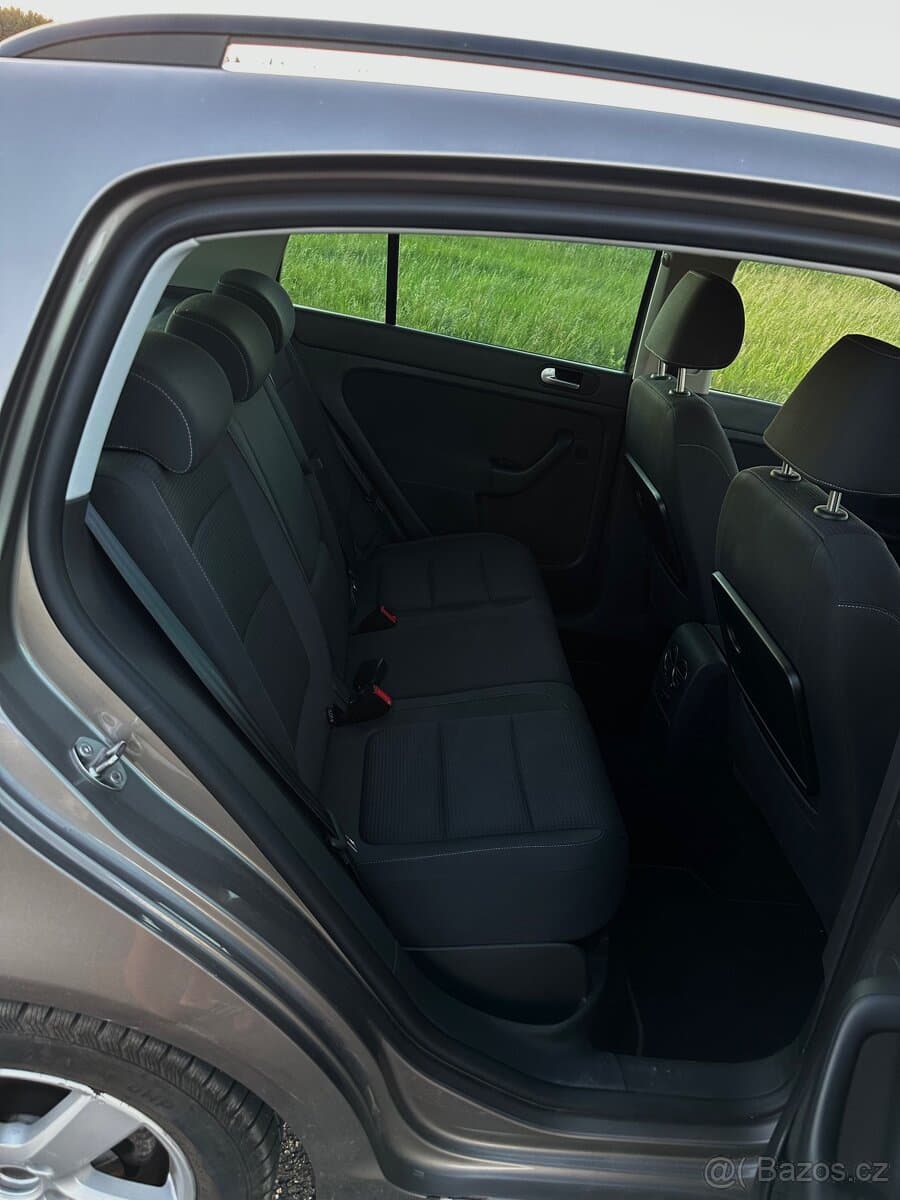 2011 Volkswagen GOLF - 9