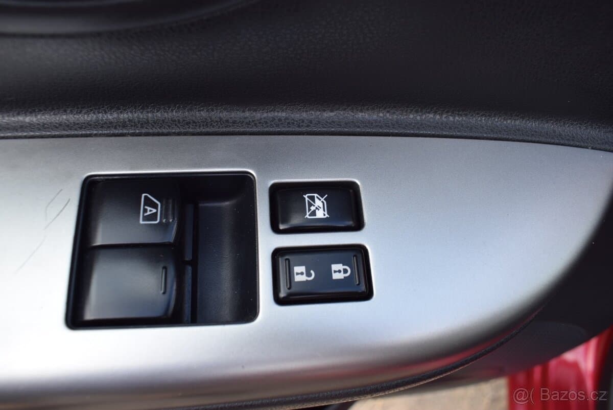 2015 Nissan MICRA - 9