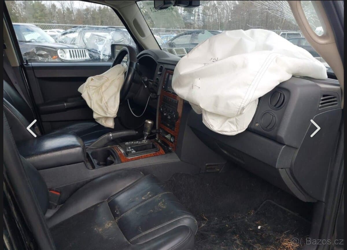 2008 Jeep COMMANDER - 9