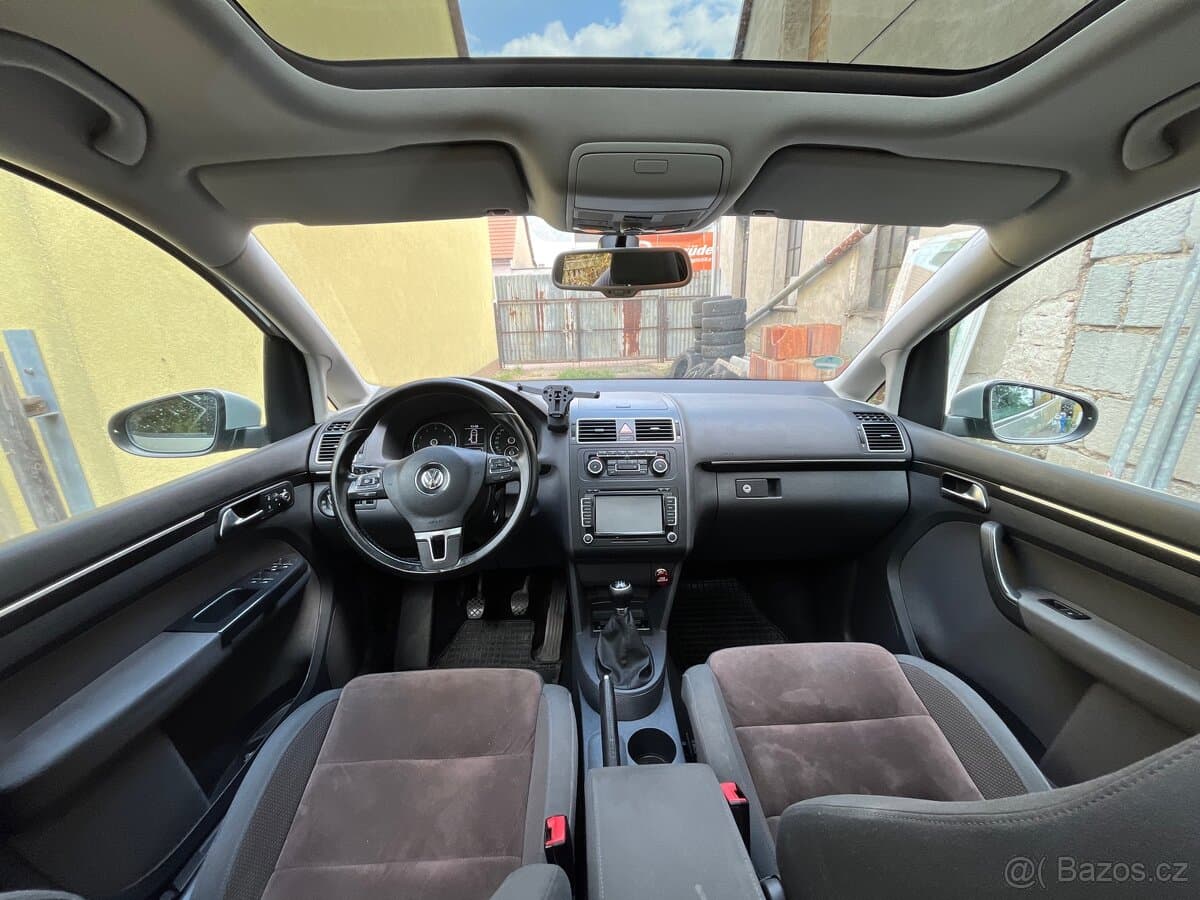 2011 Volkswagen TOURAN - 9