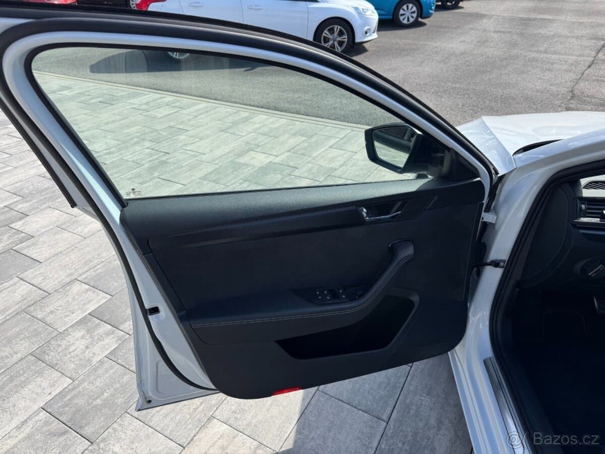 2023 Škoda SUPERB - 9
