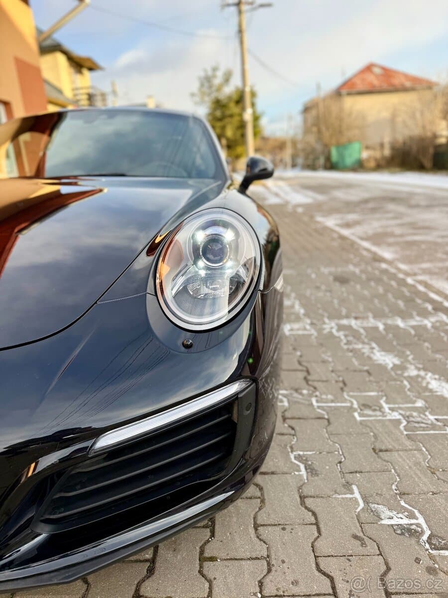 2018 Porsche 911 - 9