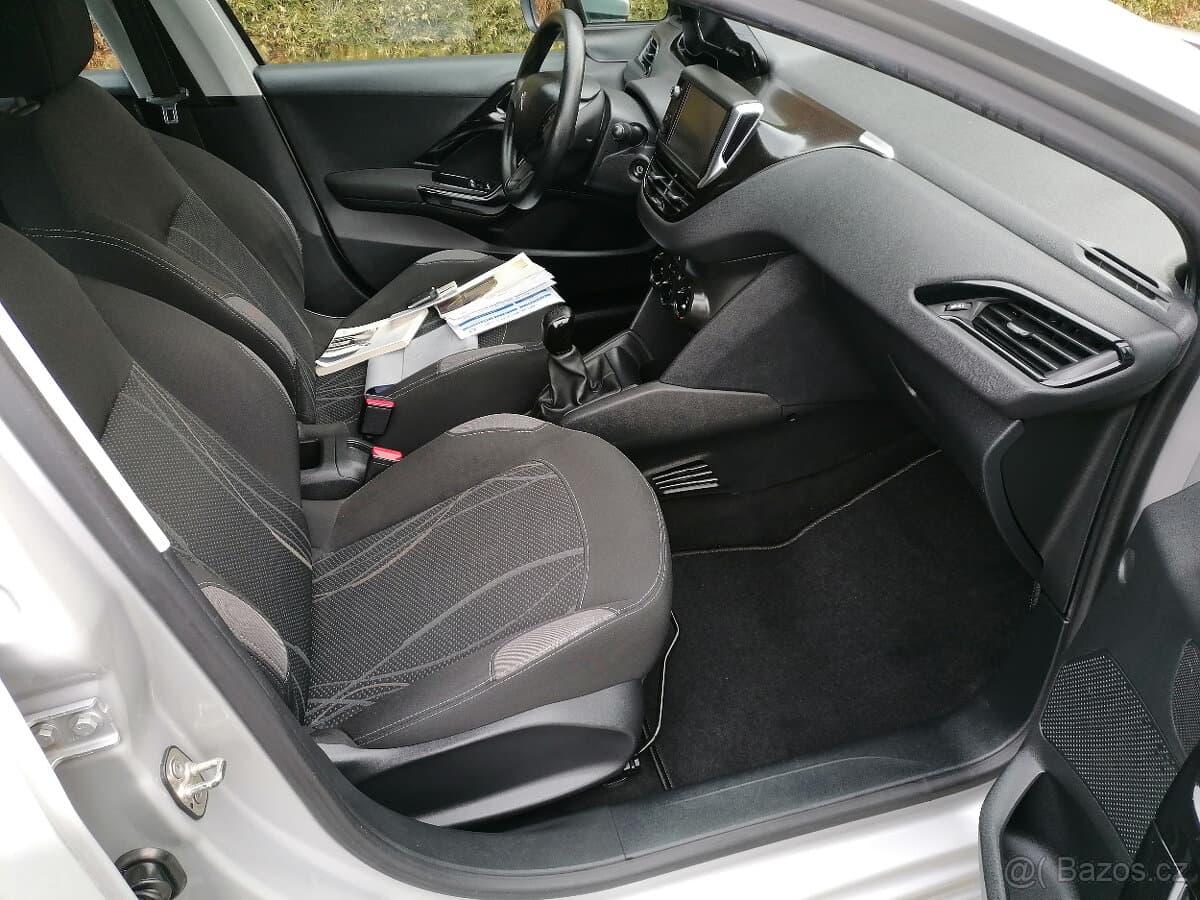 2013 Peugeot 208 - 9