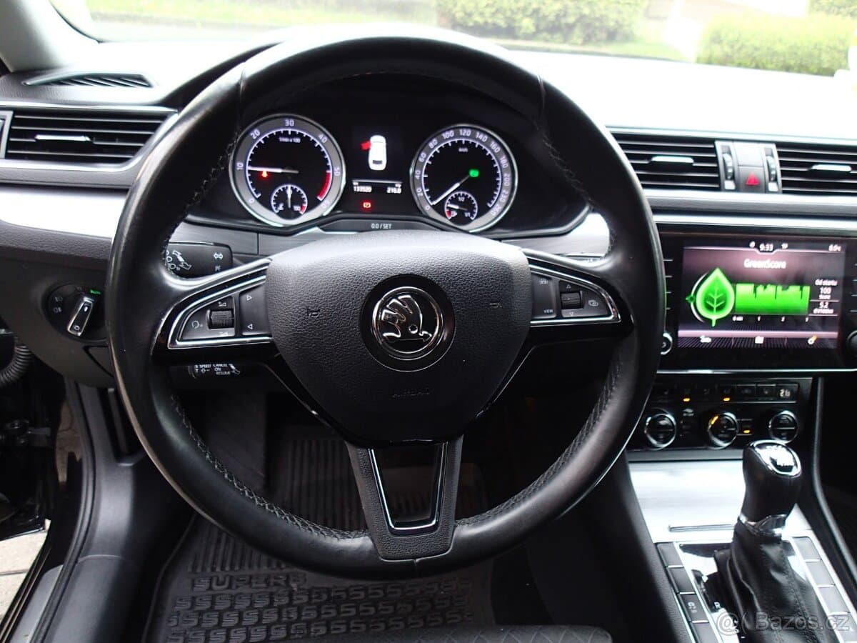2019 Škoda SUPERB - 9