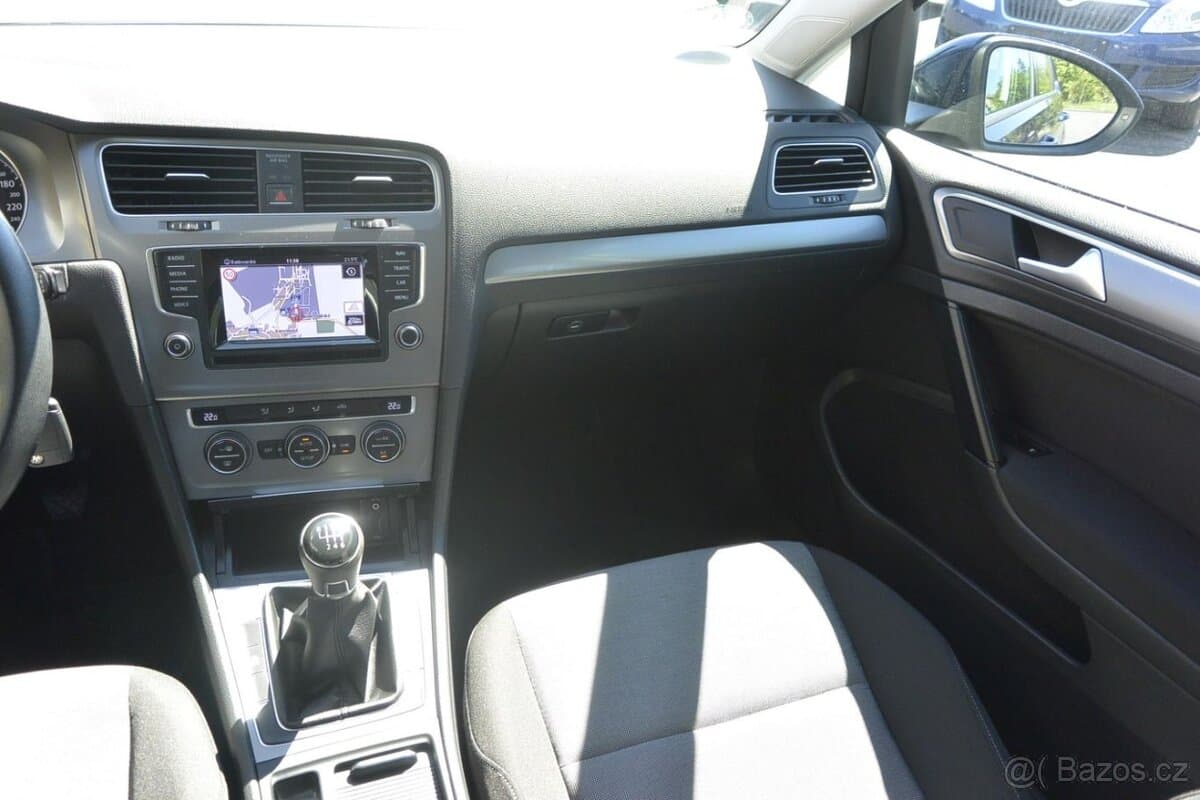 2013 Volkswagen GOLF - 9