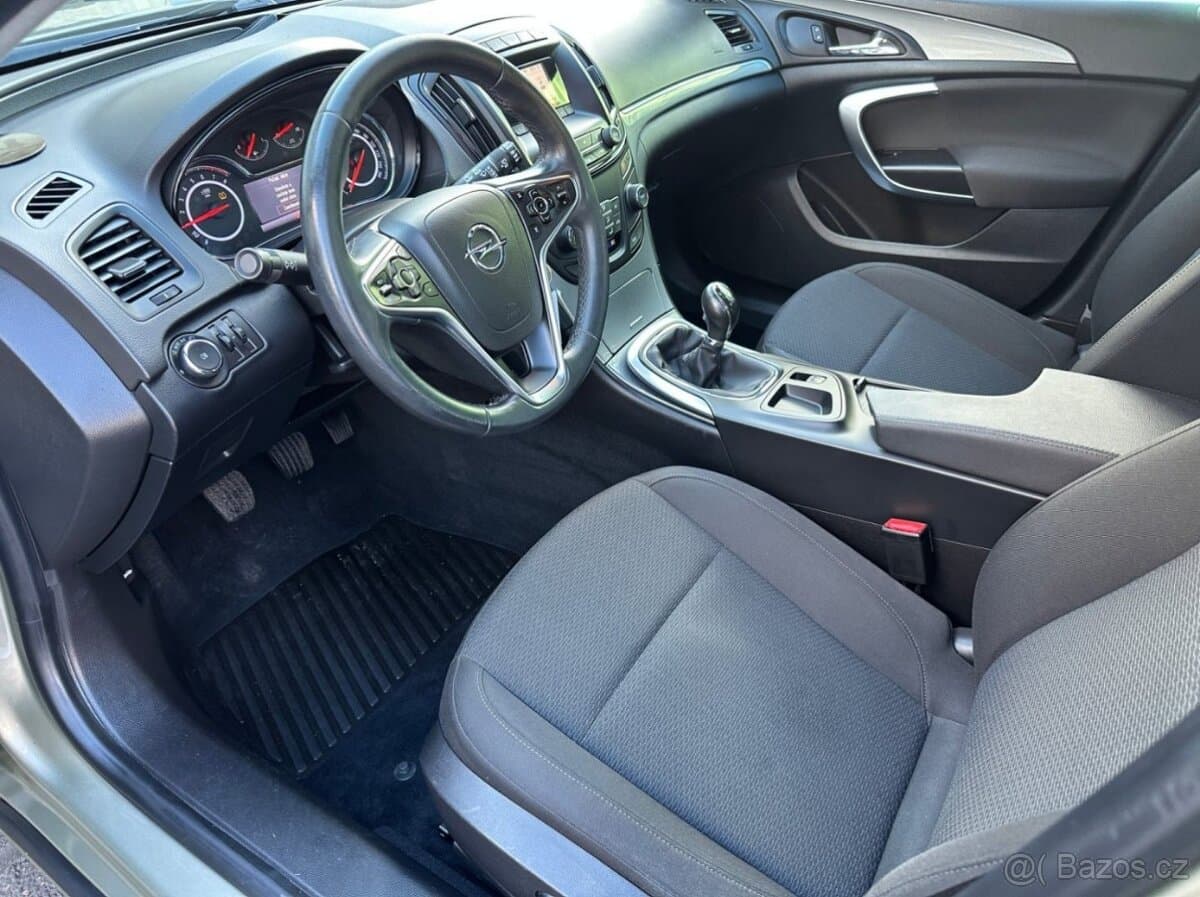 2015 Opel INSIGNIA - 9
