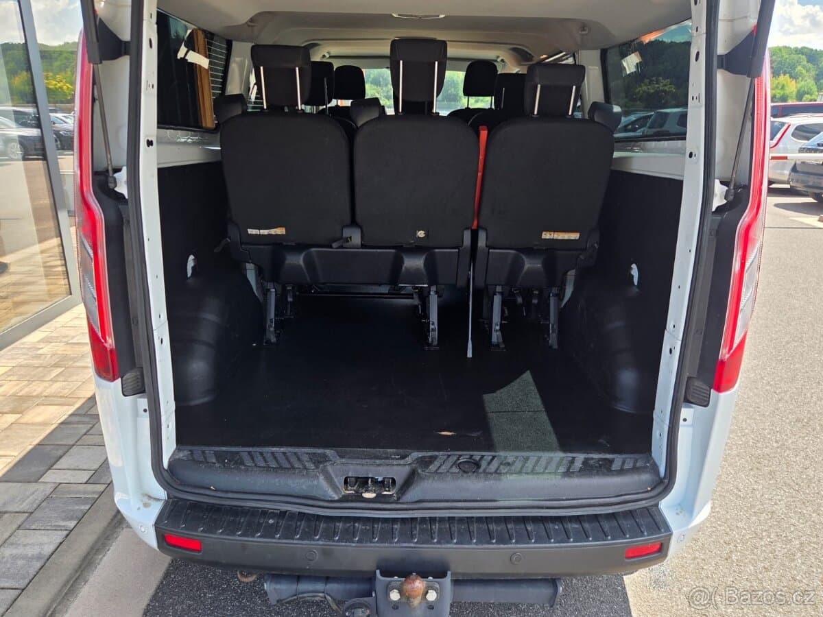 Ford TOURNEO - 9