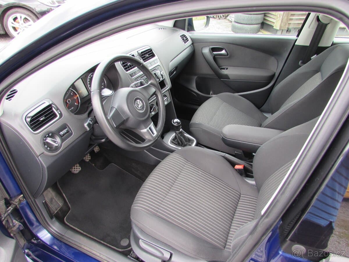 2012 Volkswagen POLO - 9