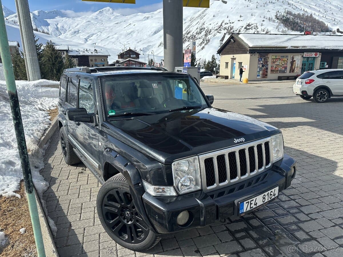 2008 Jeep COMMANDER - 9