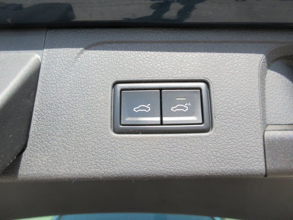 2022 Volkswagen PASSAT - 9