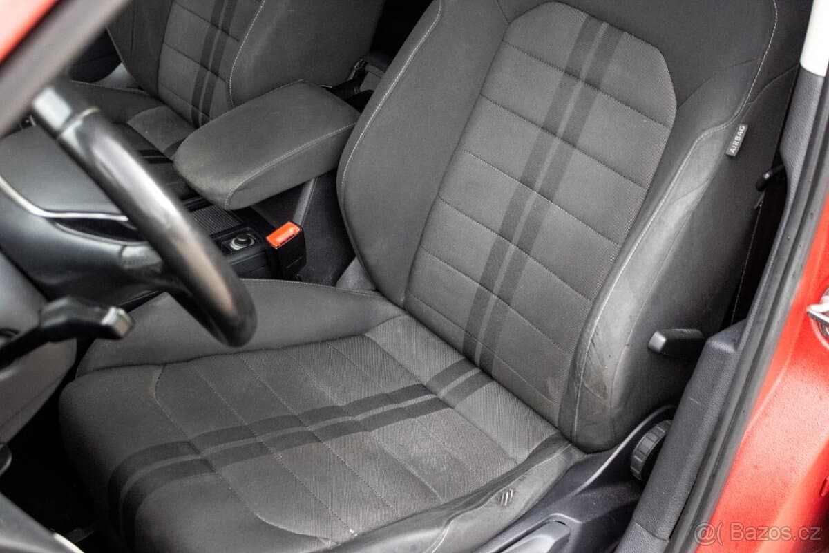 2013 Volkswagen GOLF - 9