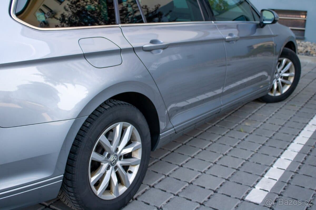 2020 Volkswagen PASSAT - 9